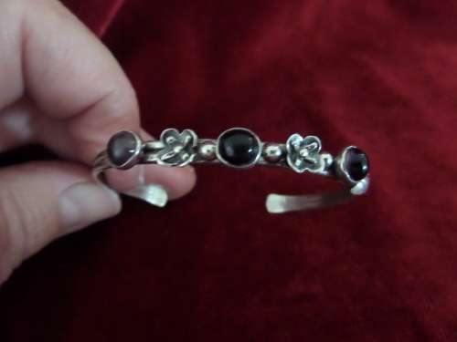 Mexico 925 Silver Bangle with three stones (8.7 grams)