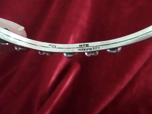 Mexico 925 Silver Bangle with three stones (8.7 grams)