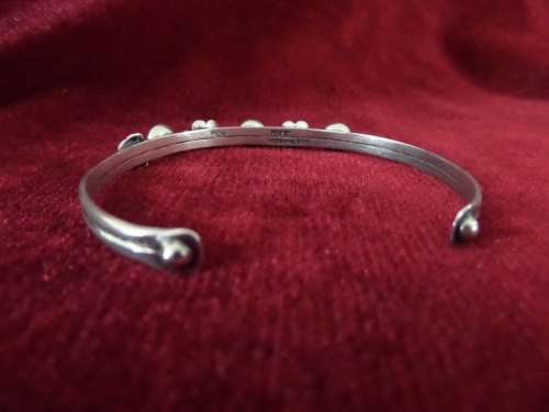 Mexico 925 Silver Bangle with three stones (8.7 grams)