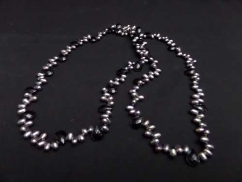 Fresh water Pearl/Crystal Necklace