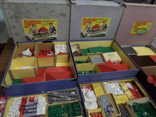 Two Bayko Building Sets NO 4 Plus Bayko Converting Set 3x (bidding for the lot)