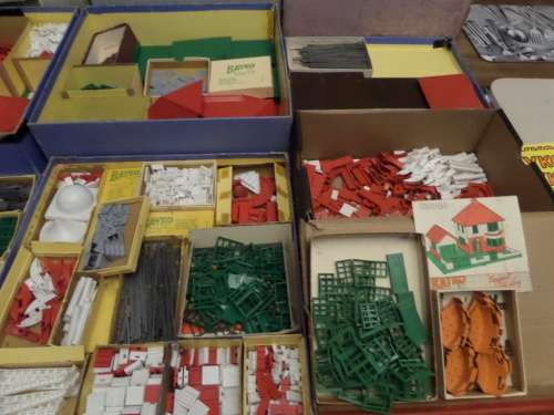 Two Bayko Building Sets NO 4 Plus Bayko Converting Set 3x (bidding for the lot)