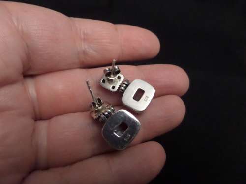 Pair of 925 Earings with Blue Stone in Beautiful Condition (9.1grams)