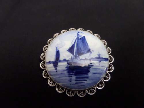 Antique Delft Brooch in Silver (Not hallmarked but tested)48mm