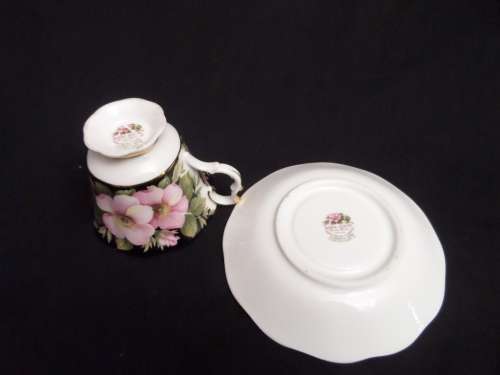 Royal Albert Provincial Flowers Alberta Rose Duo 1975