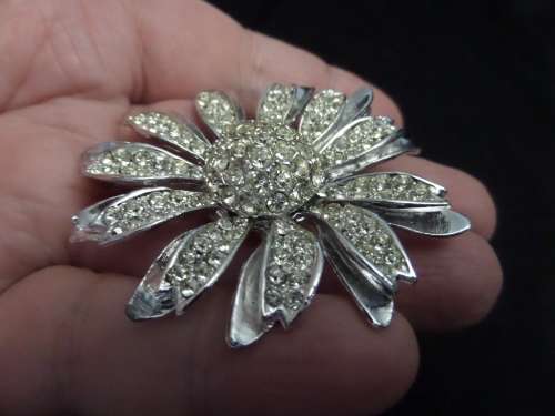 Antique Costume Jewellery Brooch (Daisy)