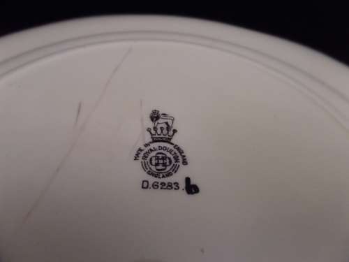 Royal Doulton "The Mayor" Plate 26 cm wide