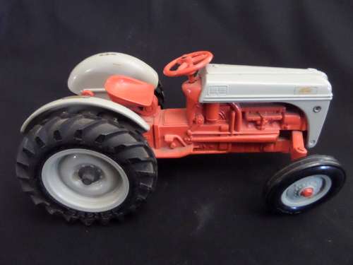 Ford Tractor 16 cm x 8 cm