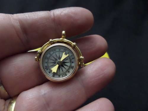 Antique Hallmarked 1919 Birmingham 18 ct Compass with Bloodstone Spinner 9.4 grams