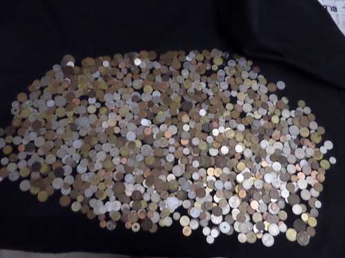 Lot of 1150 International and South Africain Coins (Bid for the Lot)