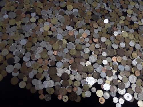 Lot of 1150 International and South Africain Coins (Bid for the Lot)