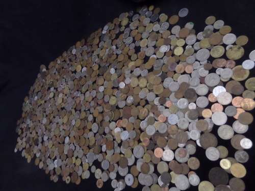 Lot of 1150 International and South Africain Coins (Bid for the Lot)