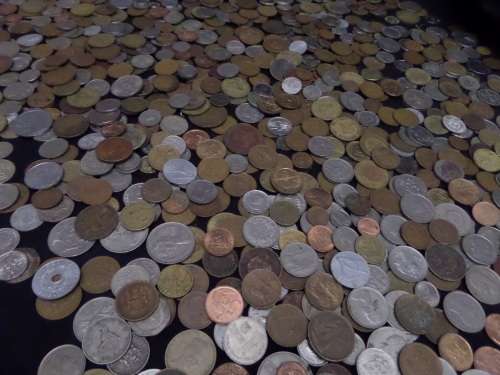 Lot of 1150 International and South Africain Coins (Bid for the Lot)