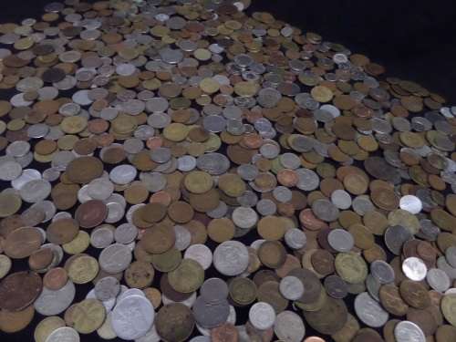 Lot of 1150 International and South Africain Coins (Bid for the Lot)
