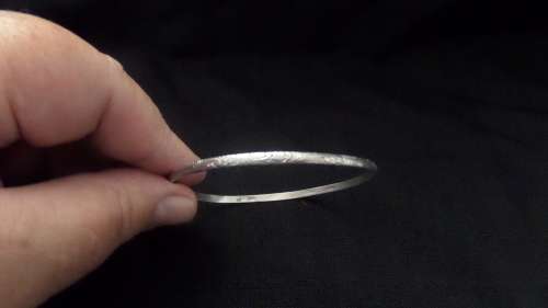 Silver Bangle Dim 6.5 cm Weight 6.3 grams