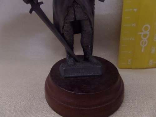Metal Figure of Sir William Wallace ( Piper Craft made in Glenboig Scotland) 10 cm High