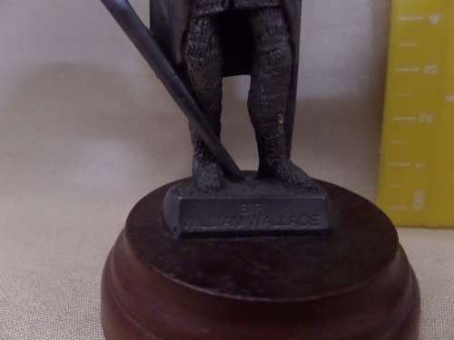 Metal Figure of Sir William Wallace ( Piper Craft made in Glenboig Scotland) 10 cm High