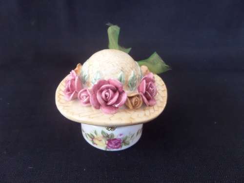 Stunning Royal Albert 2002 Old Country Roses Pill Holder made in England