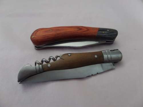 2 x Pocket Knifes   - 1 x Laguiole  - 1 x  RM Pradel  Both in Excellent Condition