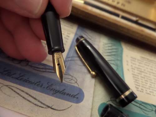 The Wyvern British Made Fountain Pen and Pencil Set Leicester England