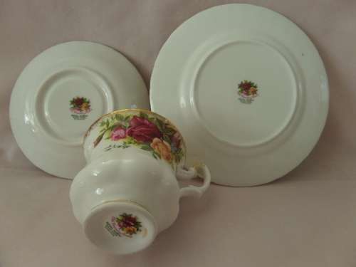 Royal Albert Old Country Roses Demi Trio