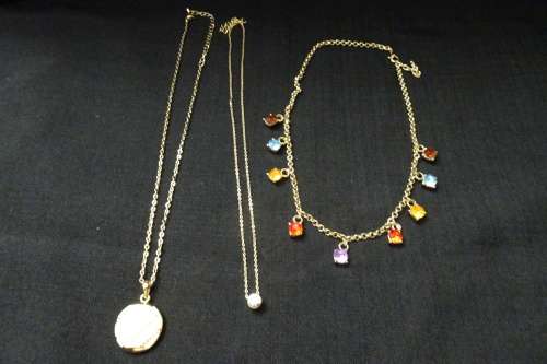 Lot of Interesting Jewellery (Bid for the lot)