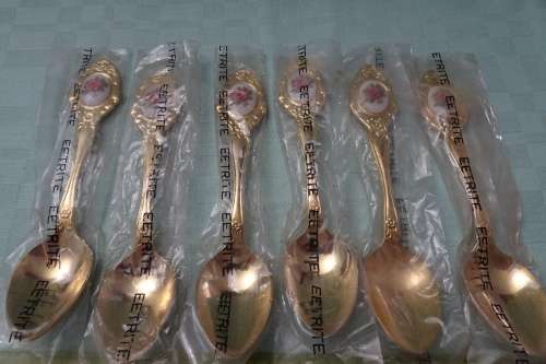 Set of 6 Eetrite 24 Carat Gold Plate Tea Spoons in Excellent Condition