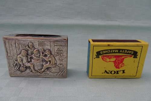 Vintage Silver plated Matchbox Holder in excellent condition