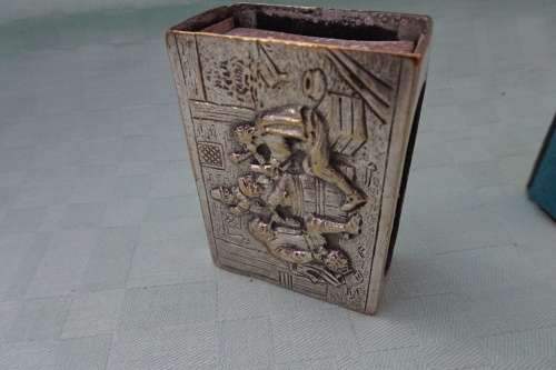 Vintage Silver plated Matchbox Holder in excellent condition
