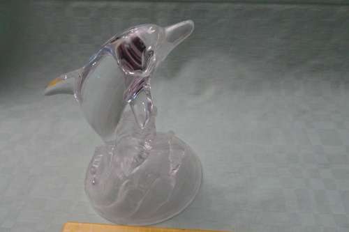 Stunning Detailed Glass Ornament of Dolphine 17 cm High in excellent condition