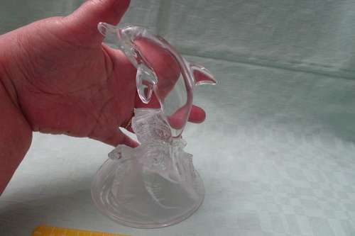 Stunning Detailed Glass Ornament of Dolphine 17 cm High in excellent condition