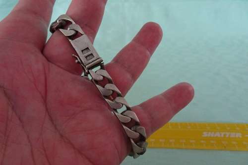Stunning Bulky 925 Sterling Silver Bracelet with Safety Clip - 22 cm L and weighs 42.7 grams