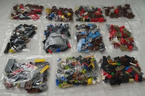 Lot of 11 Mini Lego Bags not opened bid for the lot