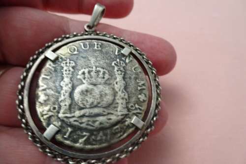 1742 Silver 8 Reales (Pillar Dollar or Piece of Eight) Reigersdaal  Shipwreck Coin in Silver Pendant