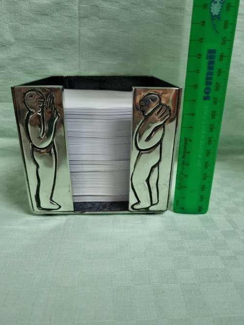 Carrol Boyes  Stainless Note Paper Holder in Excellent Condition  - 11 x 11 x 10 cm