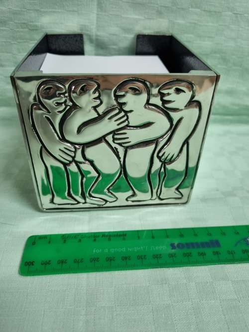 Carrol Boyes  Stainless Note Paper Holder in Excellent Condition  - 11 x 11 x 10 cm