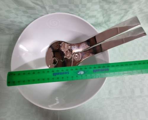 Carrol Boyes Salad Bowl with Two Kiss Salad Lifters in Excellent Condition