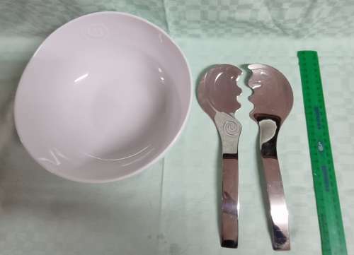 Carrol Boyes Salad Bowl with Two Kiss Salad Lifters in Excellent Condition