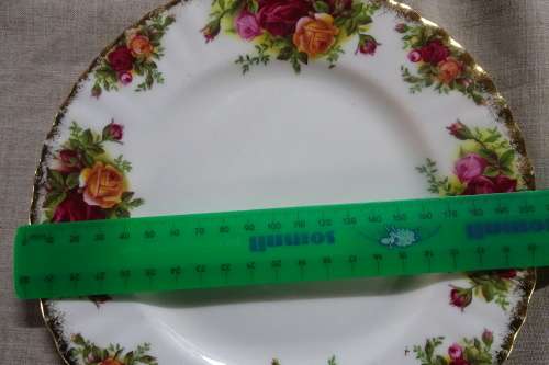 7 x Royal Albert - Plates (20,5 Cm) - Made in England - Good Condition (BIDDING PER PLATE)