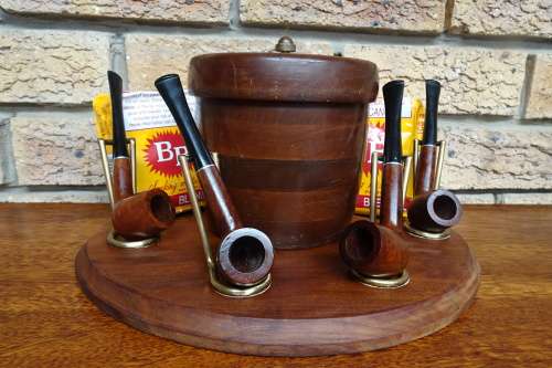 Retro Pipe Holder on Stand with Four Brand New Senator Pipes with BB Smoking Mixture Pipe Tobacco