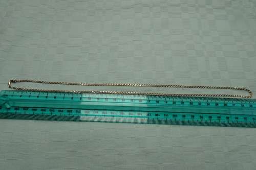 Stunning Italy 375 9ct Gold Necklace - 59cm Long - 3.7 grams - Clearly Marked in Excellent Condition