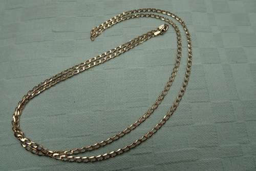 Stunning Italy 375 9ct Gold Necklace - 59cm Long - 3.7 grams - Clearly Marked in Excellent Condition