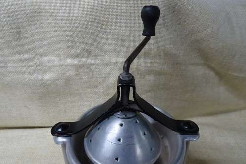 Rare Vintage Orange Juicer Hand Crank Rotating Aluminum - Three leg Stand. Unbranded