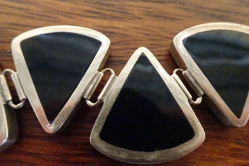 Unusual Artisan Sterling Silver Linked Bracelet with Triangular Onyx/Mother of Pearl Inlay Shapes