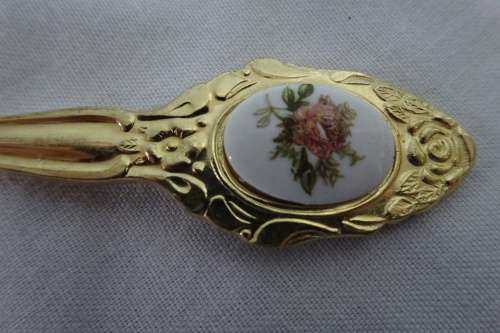 Exquisite Vintage Set of Six Eetrite 24 Carat Gold Plated Stainless Steel Teaspoons in Box.