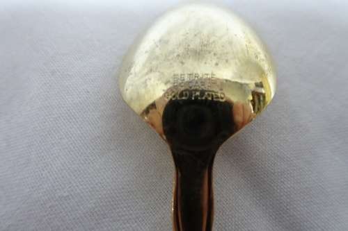 Exquisite Vintage Set of Six Eetrite 24 Carat Gold Plated Stainless Steel Teaspoons in Box.