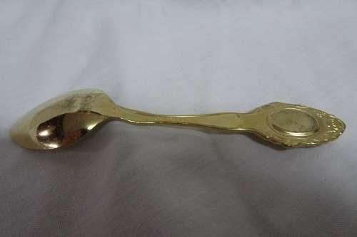 Exquisite Vintage Set of Six Eetrite 24 Carat Gold Plated Stainless Steel Teaspoons in Box.