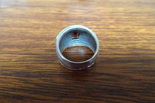 Gorgeous Sterling Silver Ring With Rectangle Amber Stone and Decorative Detail 10.9 g Diameter 18 mm