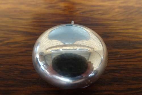 Gorgeous Puffy Round Silver Locket With Embossed Flower Pattern 9.0 g Diameter 27 mm