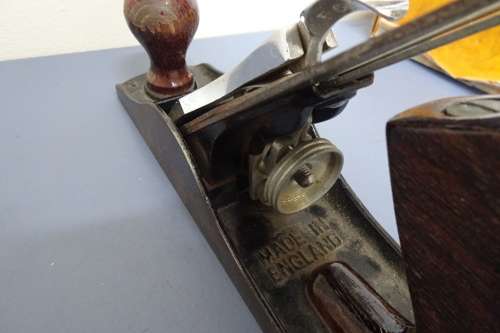 An Awesome Vintage Stanley No. 4 Wood Hand Plan With Wooden Front Handle and Instructions